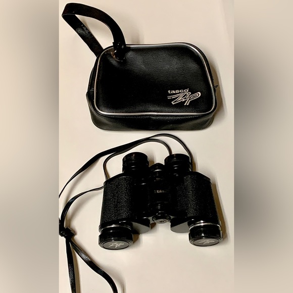 Vintage TASCO ZIP 8 x 30 mm Fully Coated Binoculars in Zippered Carrying Case - Picture 2 of 16